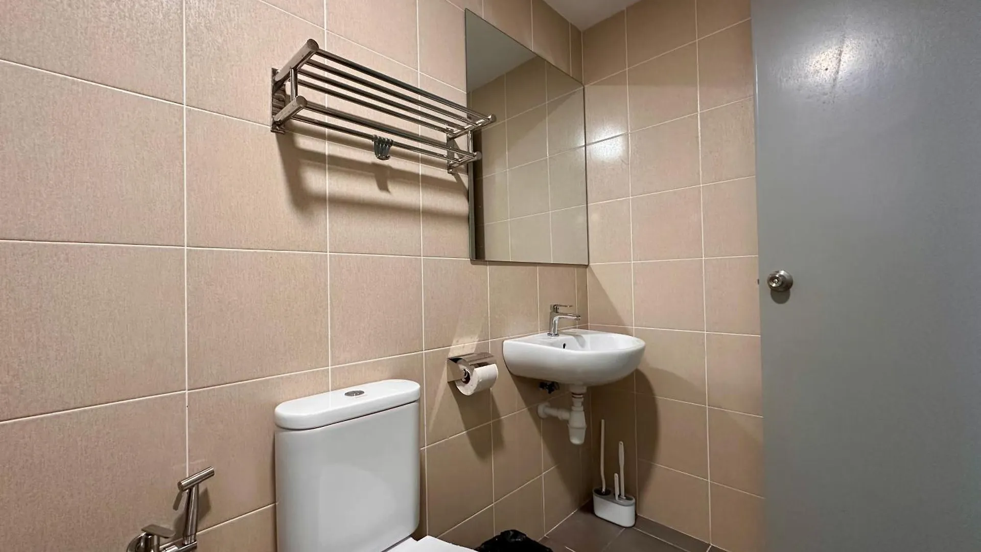 Apartment Razak City Residences, Sungai Besi By Rverse Suite Kuala Lumpur Malaysia